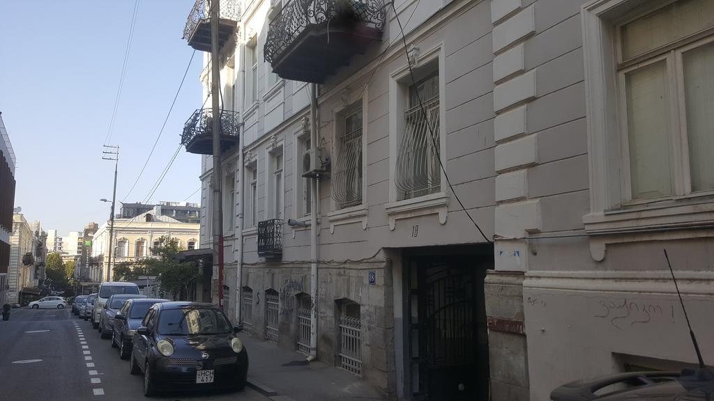 Old Tbilisi Trio Apartments Экстерьер фото