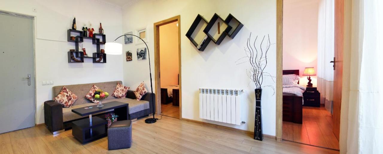 Old Tbilisi Trio Apartments Экстерьер фото